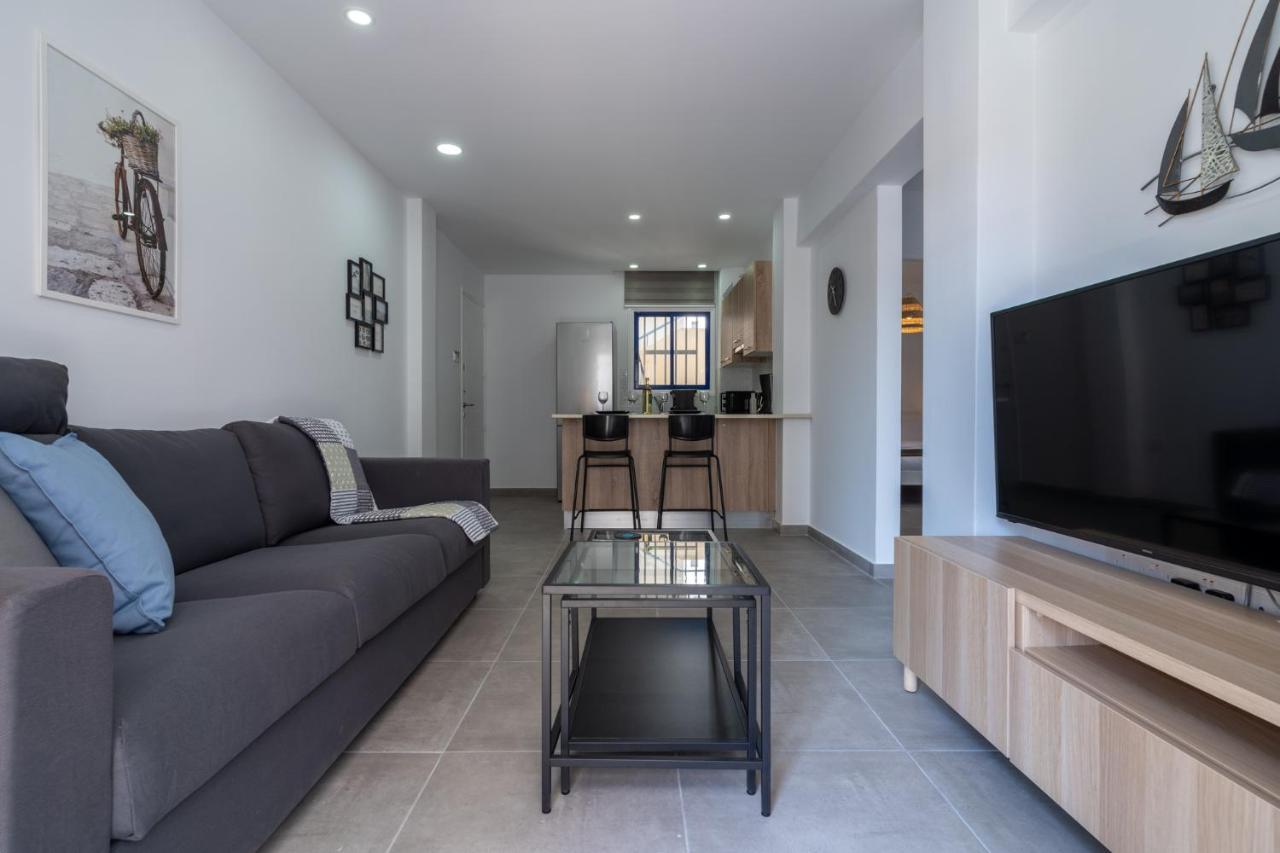 Odyssey - Captivating 2-Bedroom Retreat In 라르나카 외부 사진
